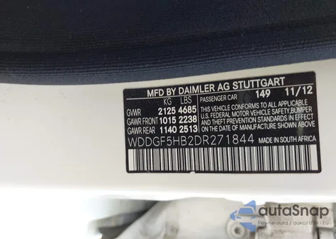 2013 Mercedes-Benz C 350 Sport z USA, uszkodzony, nr VIN WDDGF5HB2DR271844